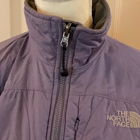 The North Face Purple Puffer Jacket Lightweight Insulation - Picture 2 of 11